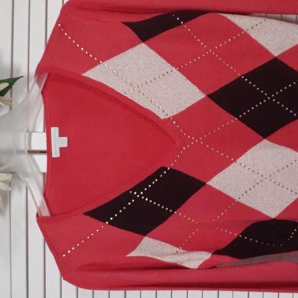 New York & Company v-neck sweater - Picture 2 of 11